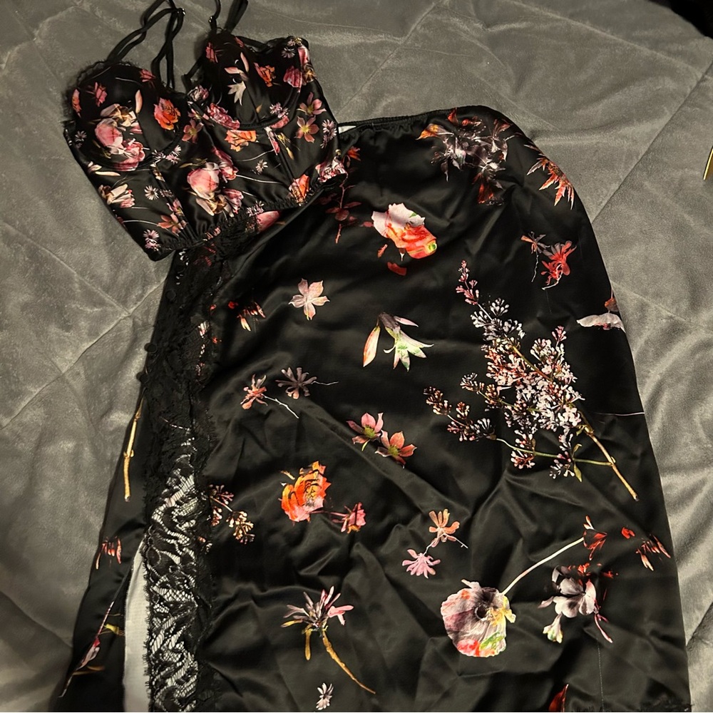 Victoria’s Secret 2 Piece Floral Skirt & Bustier Set 32C Size S